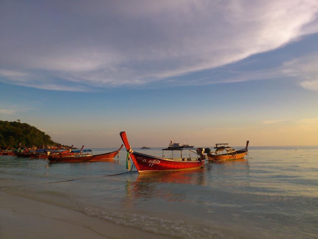 Ten Moons Lipe Resort Exterior foto