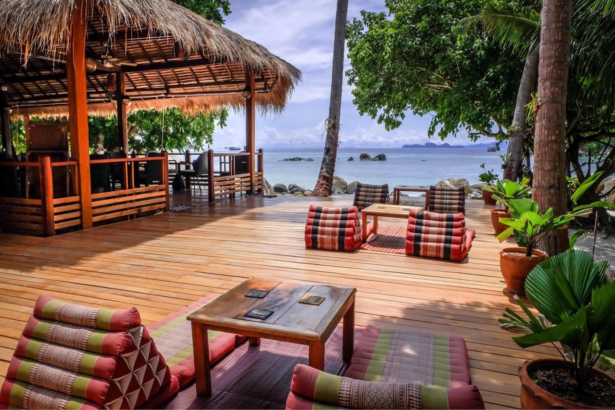 Ten Moons Lipe Resort Exterior foto